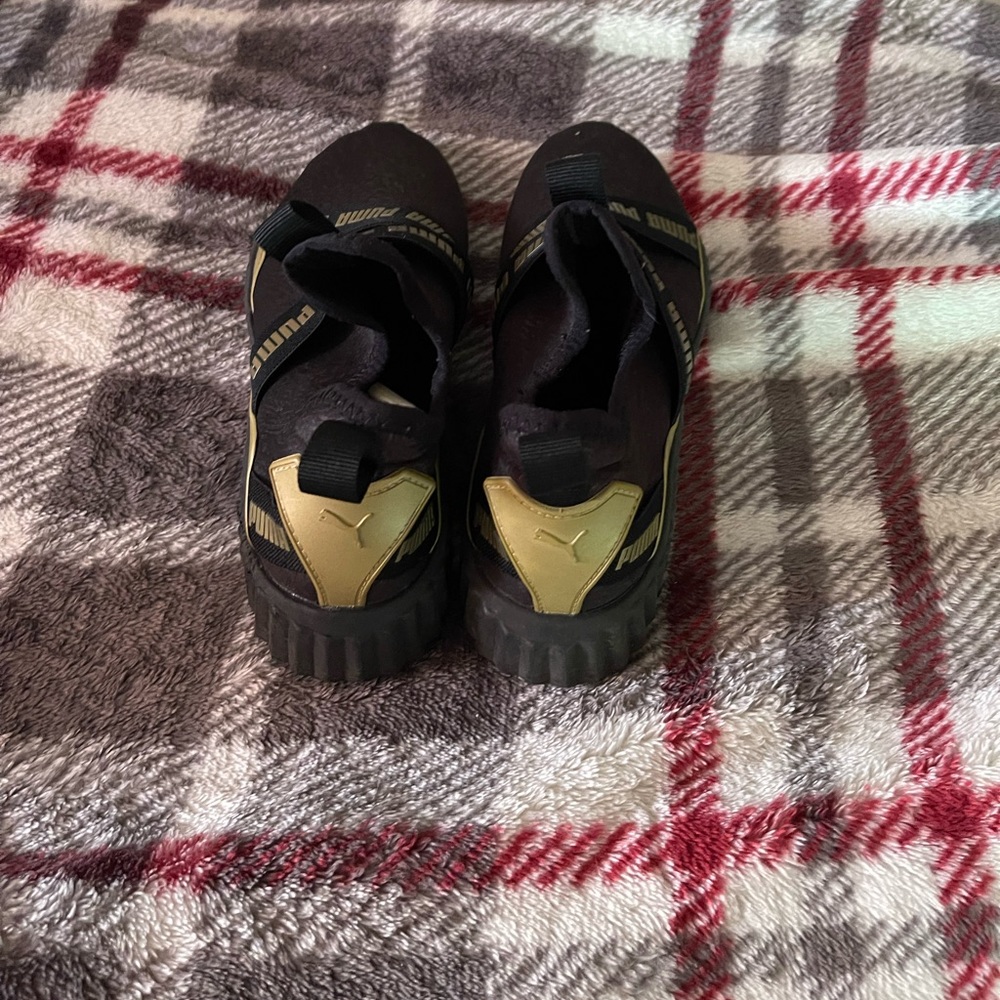 Kids Puma sneakers - Picture 2 of 3